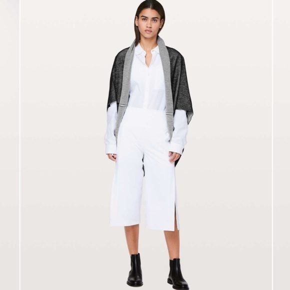 Lululemon Exaltation Wrap Black / Silver Ice - Picture 5 of 9